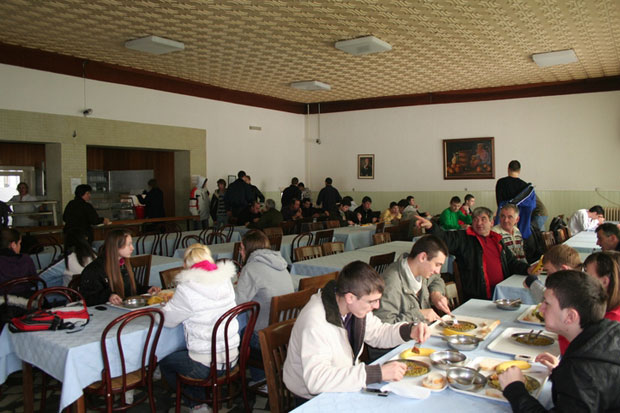 Собу деле са вршњацима
